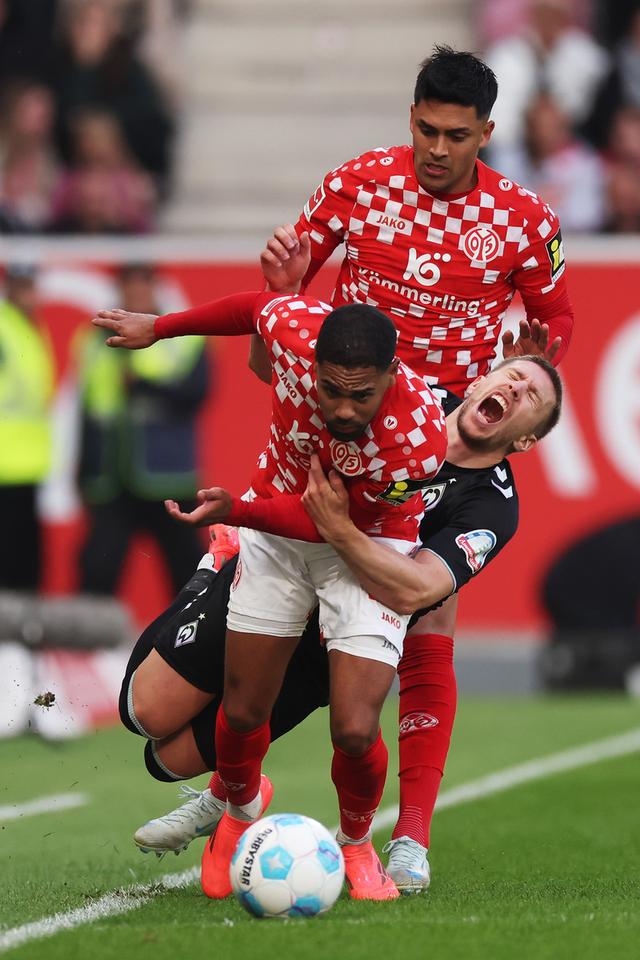 关于奥格斯堡签约西班牙前锋，期待攻击火力的信息