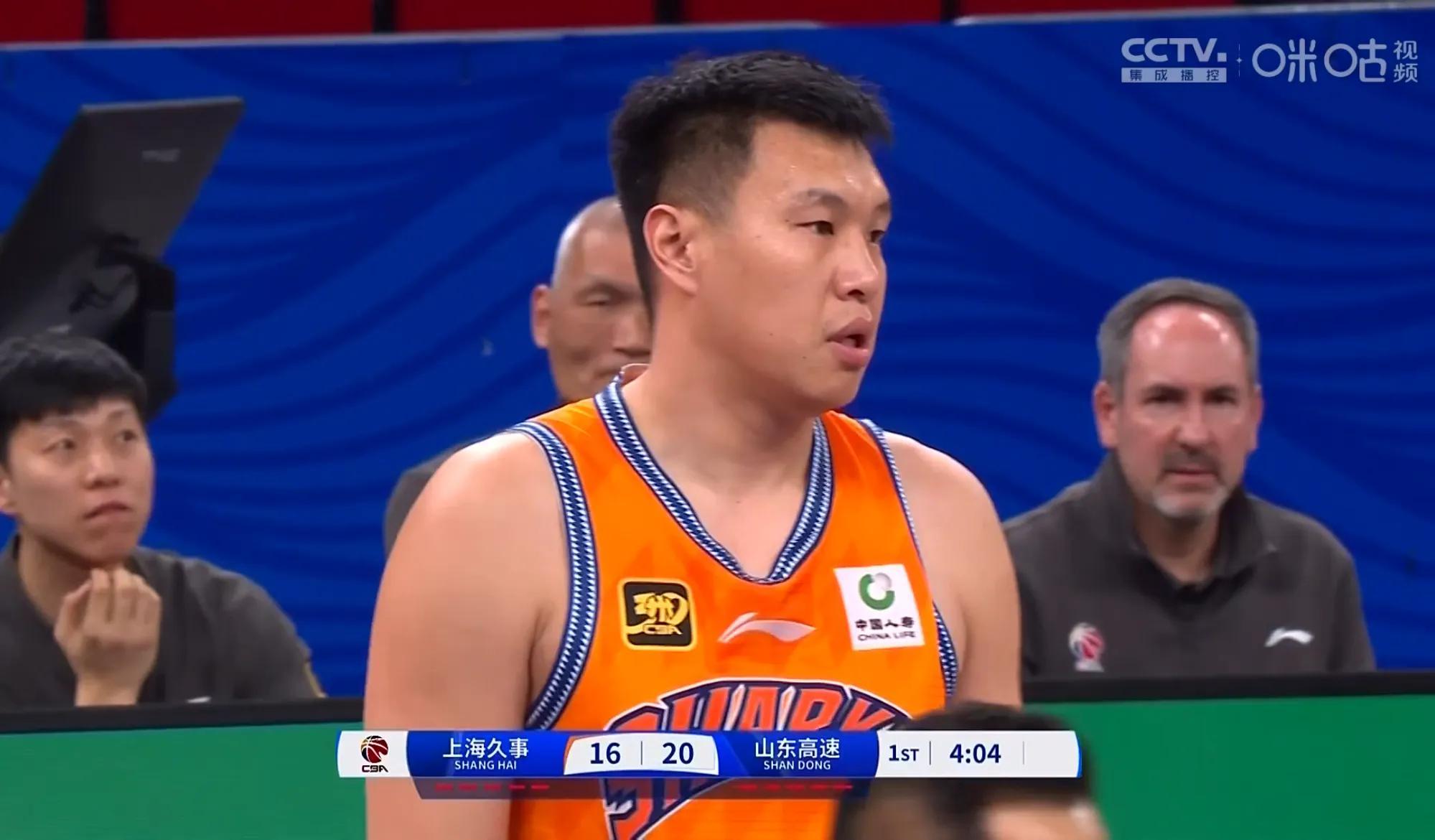 上海男篮队稳扎稳打备战，奋力拼搏为胜利努力的简单介绍