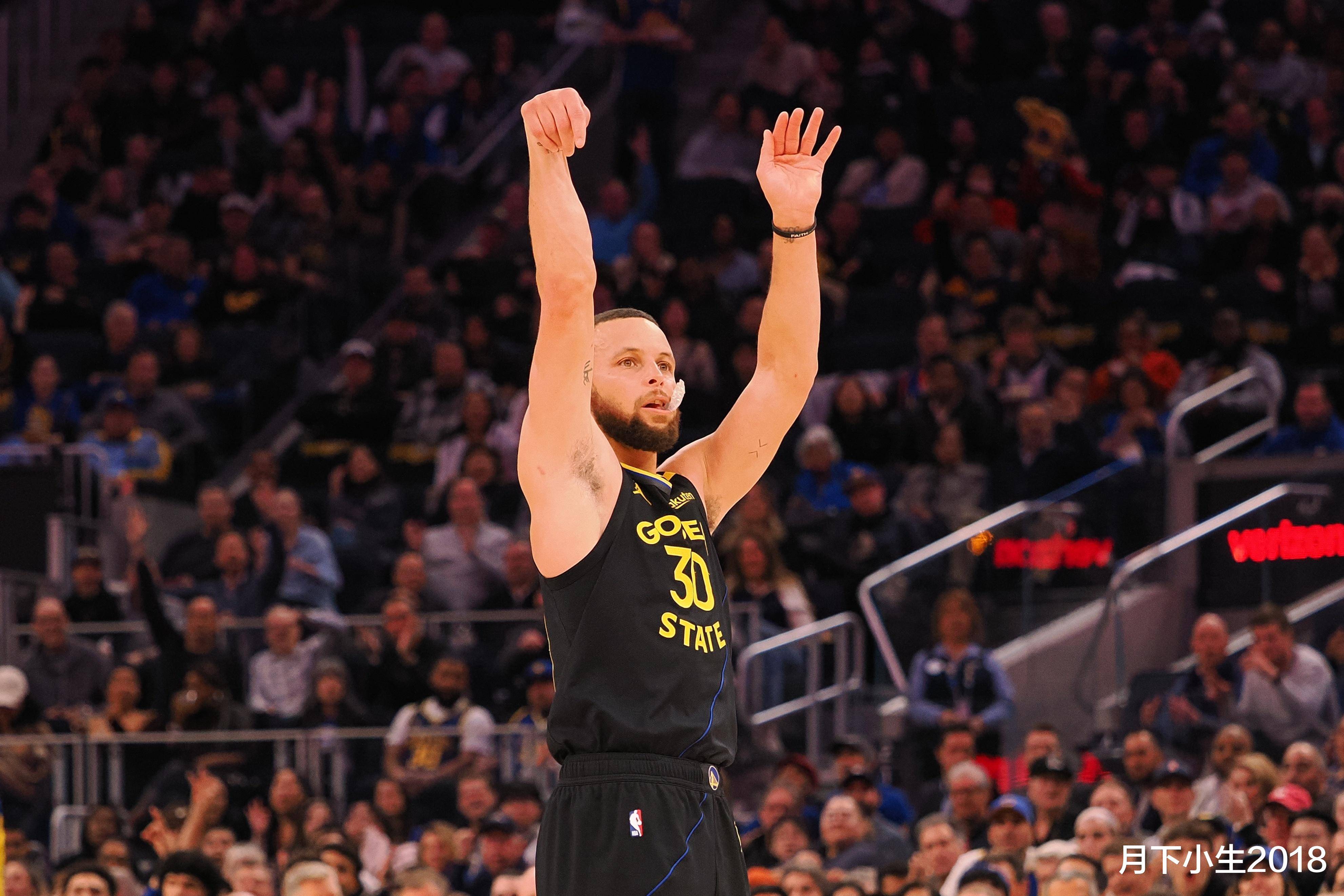 国王队客场大胜黄蜂,继续领跑西部 国王队客场大胜黄蜂,继续领跑西部