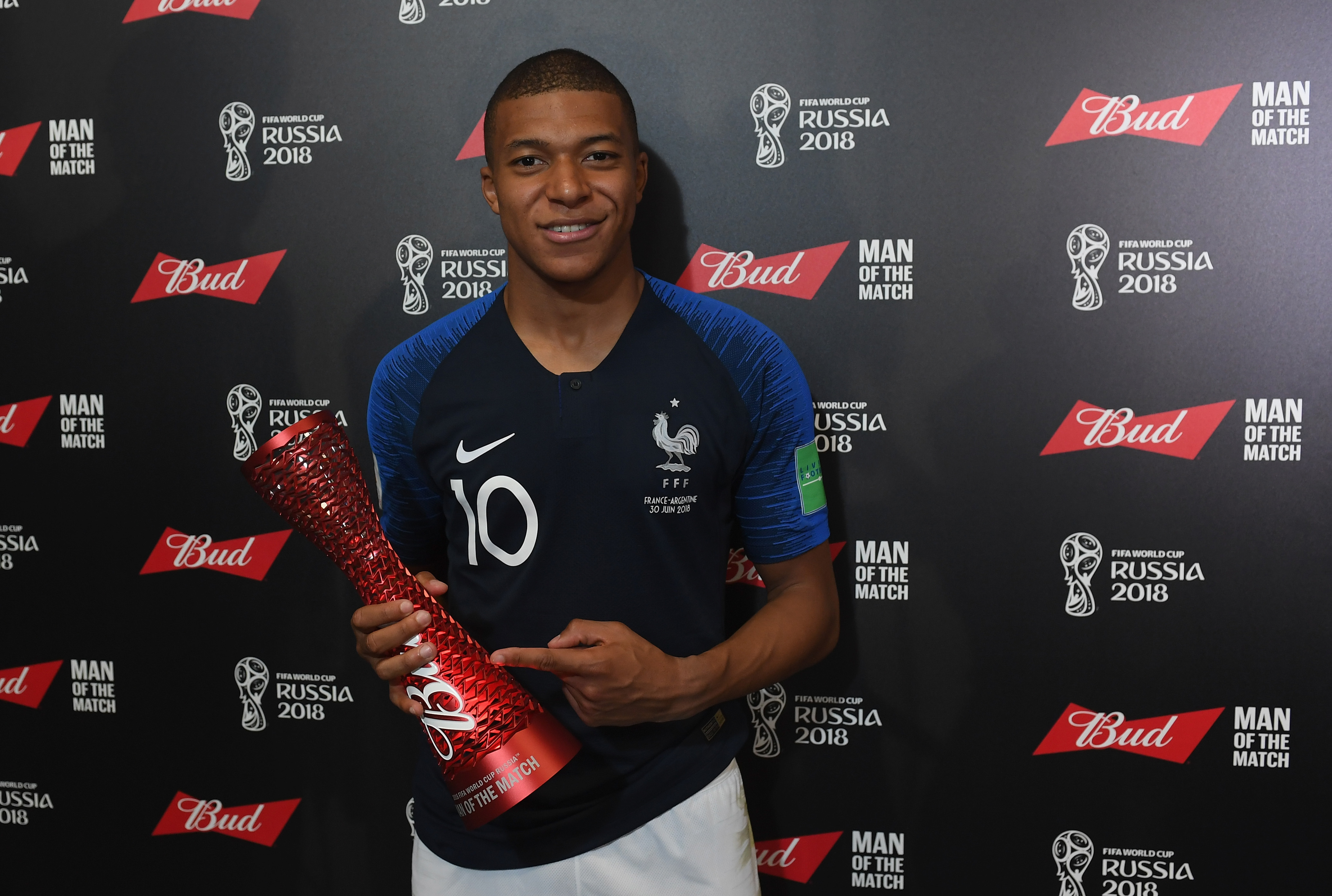 爱游戏亚洲官网-关于埃文河畔警察前锋梅开二度，轻松击败对手的信息