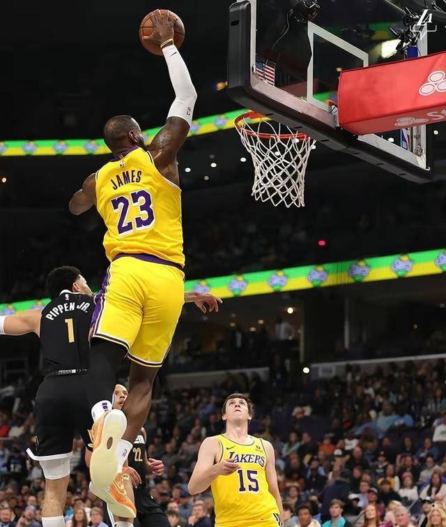 爱游戏-湖人遭遇灰熊逆转，詹姆斯场均上双的简单介绍