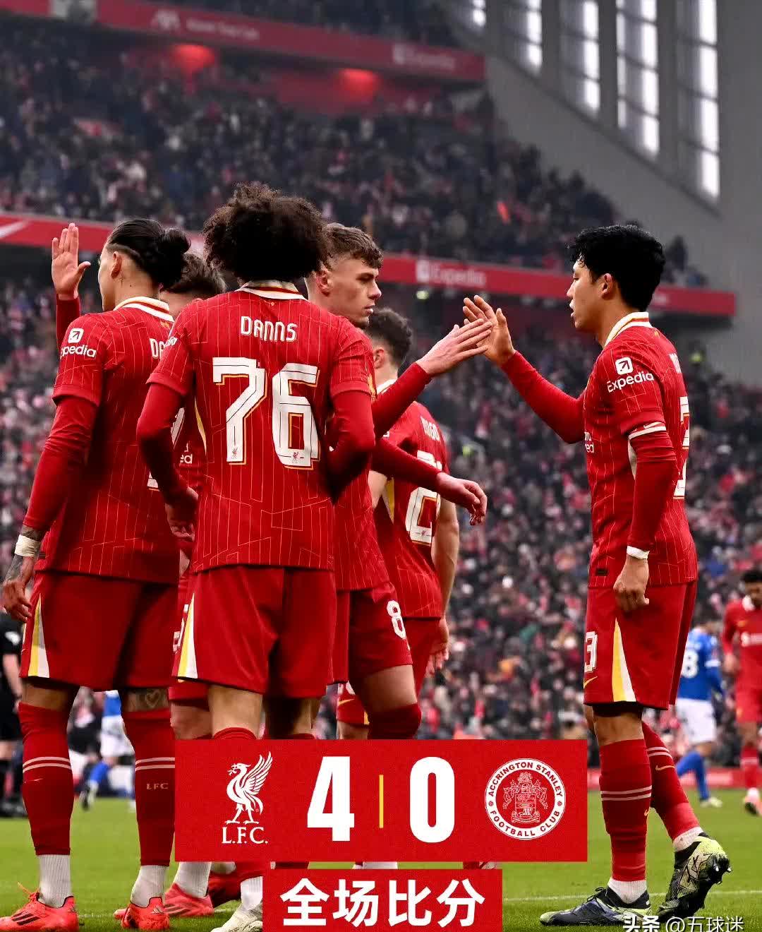 爱游戏登录入口-足球新秀表现出色，为队伍贡献胜利