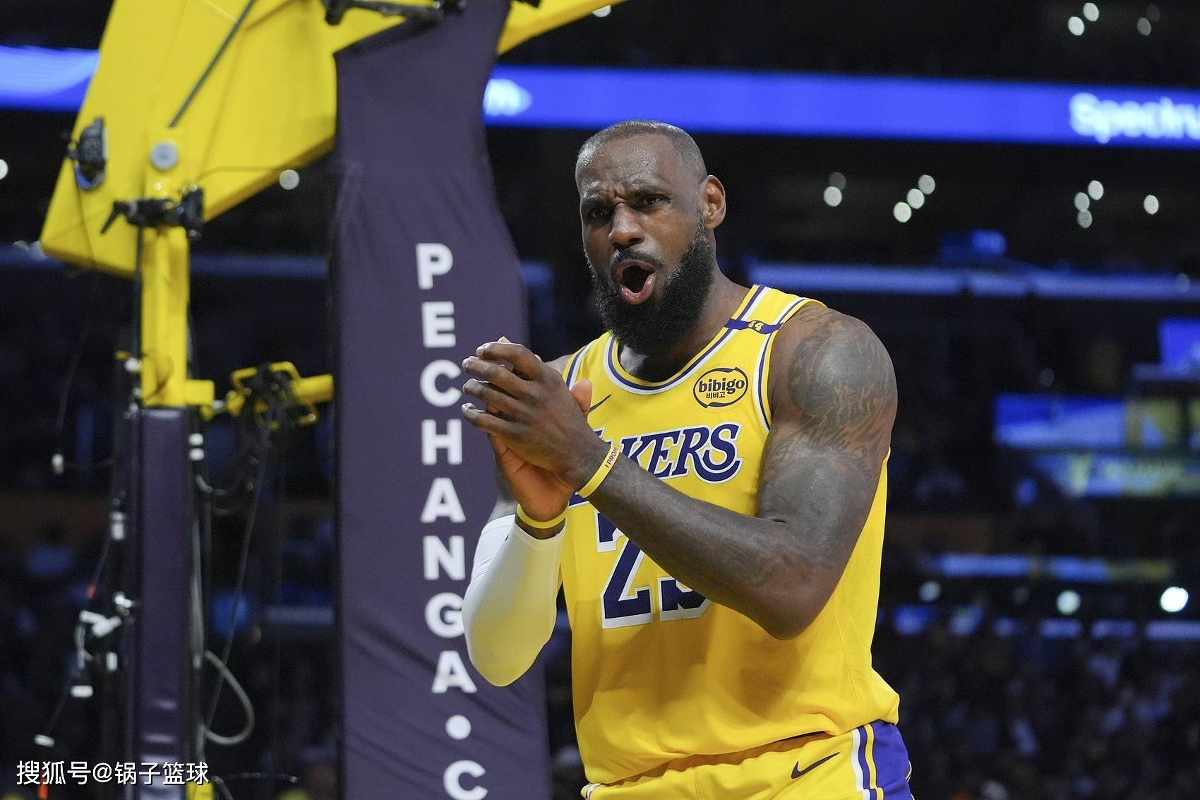 湖人队遭遇四连败,詹姆斯力挺新秀表现 湖人队遭遇四连败,詹姆斯力挺新秀表现
