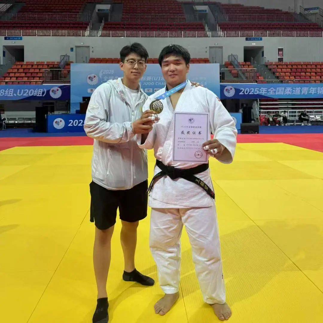 爱游戏官网-包含柔道比赛搏斗如火如荼，冠军再次诞生的词条