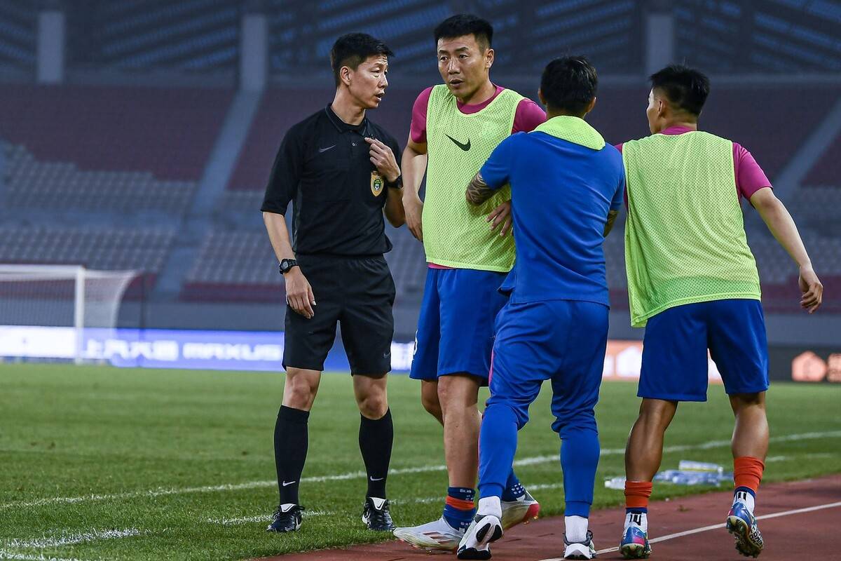 上海申花稳居榜首，不可动摇的简单介绍