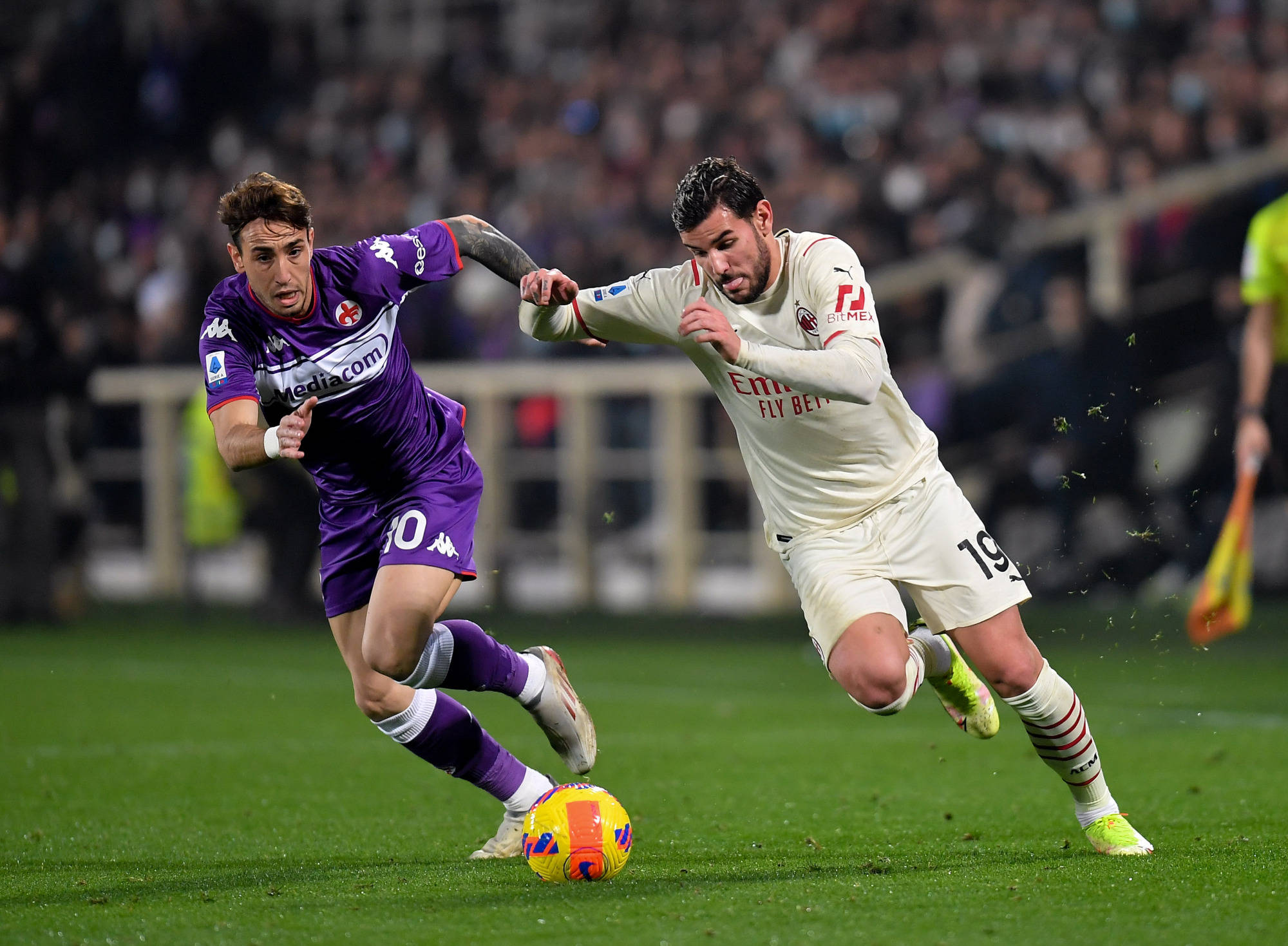 爱游戏app-足球比赛巅峰对决，胜者独领风骚的简单介绍