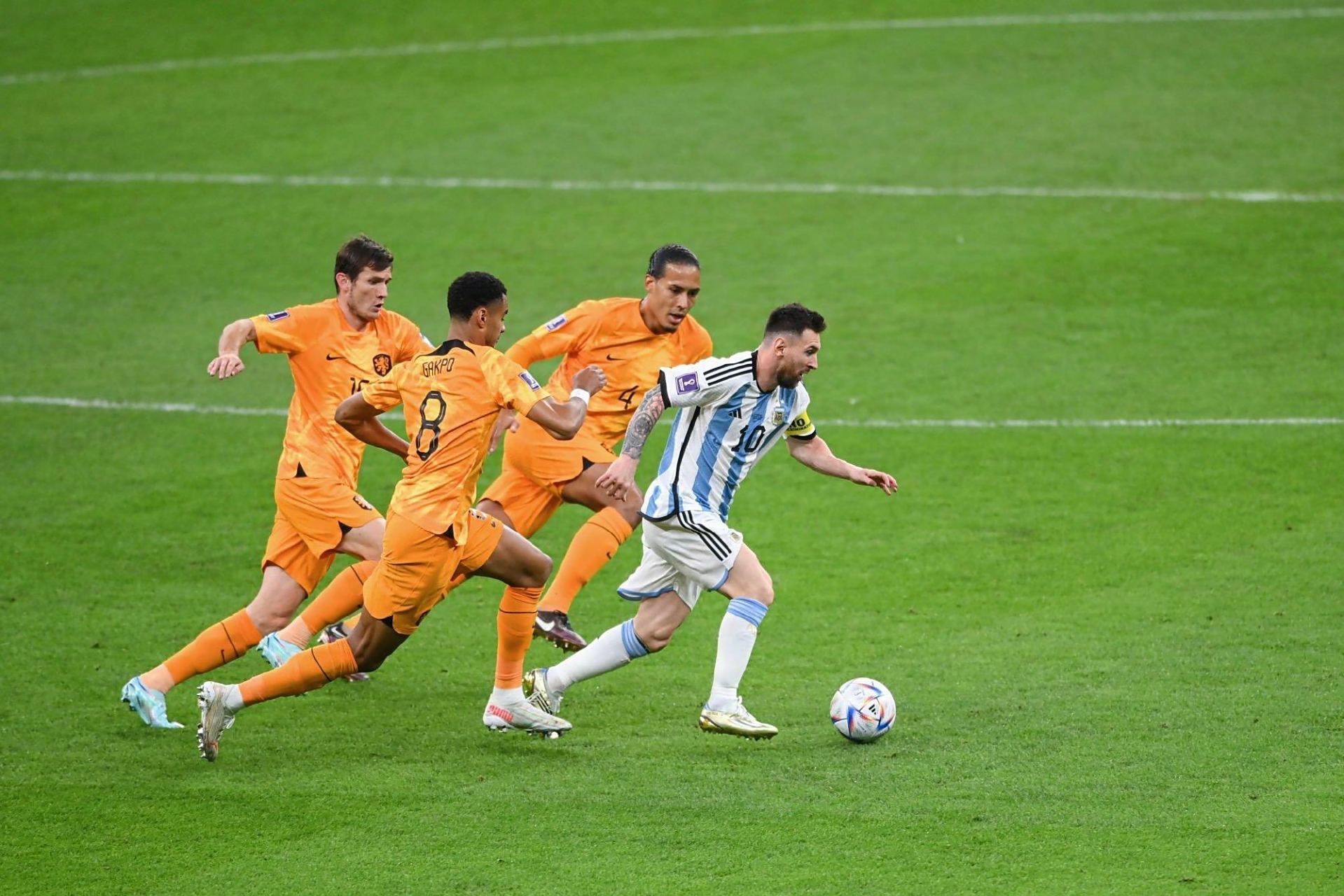 利物浦明星梅西搭档击败拜仁慕尼黑，进决赛