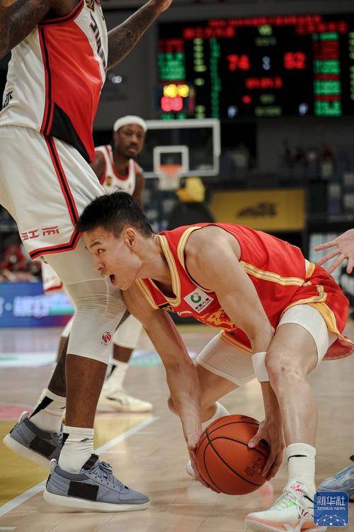 爱游戏网页版入口-浙江男篮打出精彩比赛，取得胜利