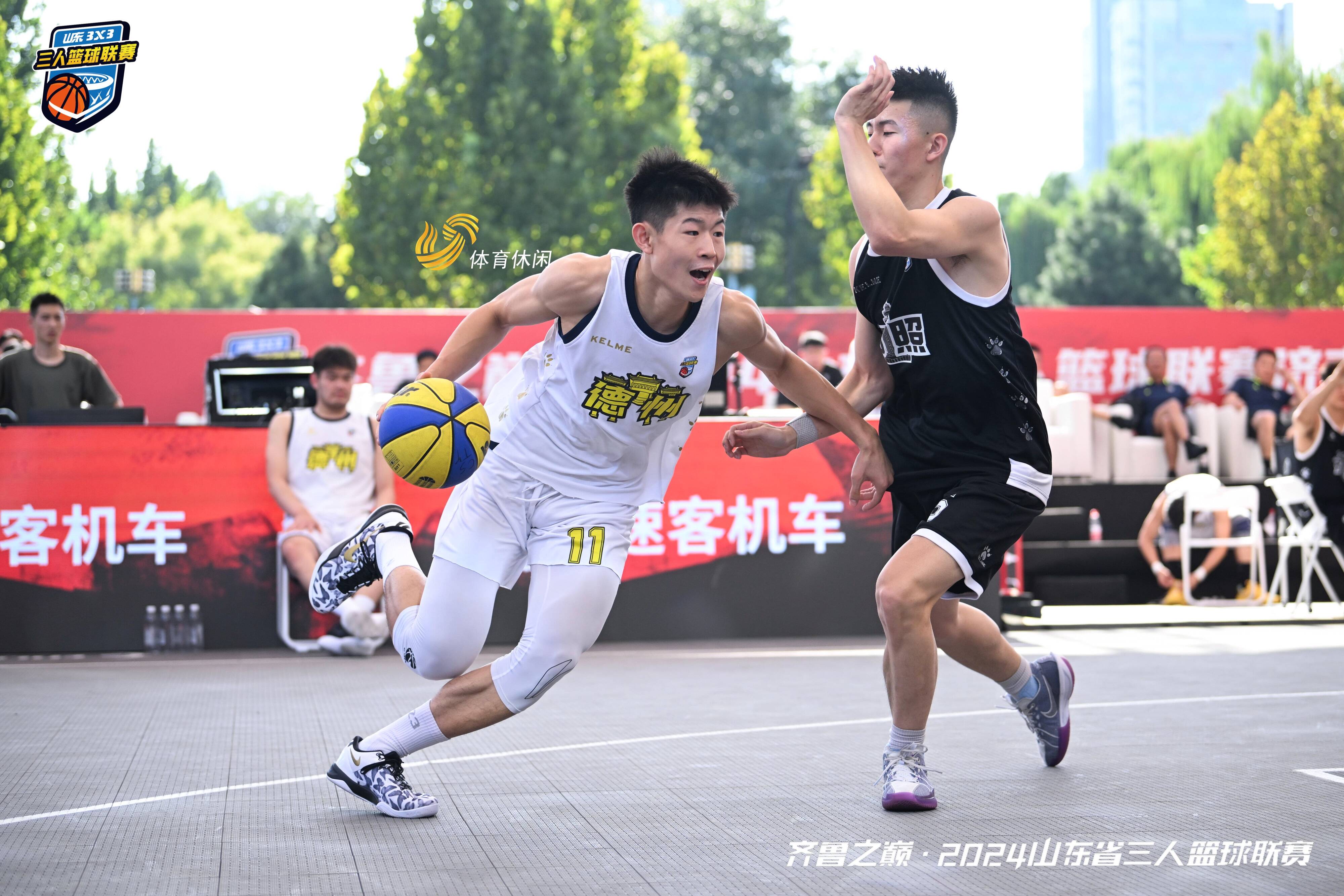 爱游戏网页版入口-体育场上鏖战正酣，精彩不容错过