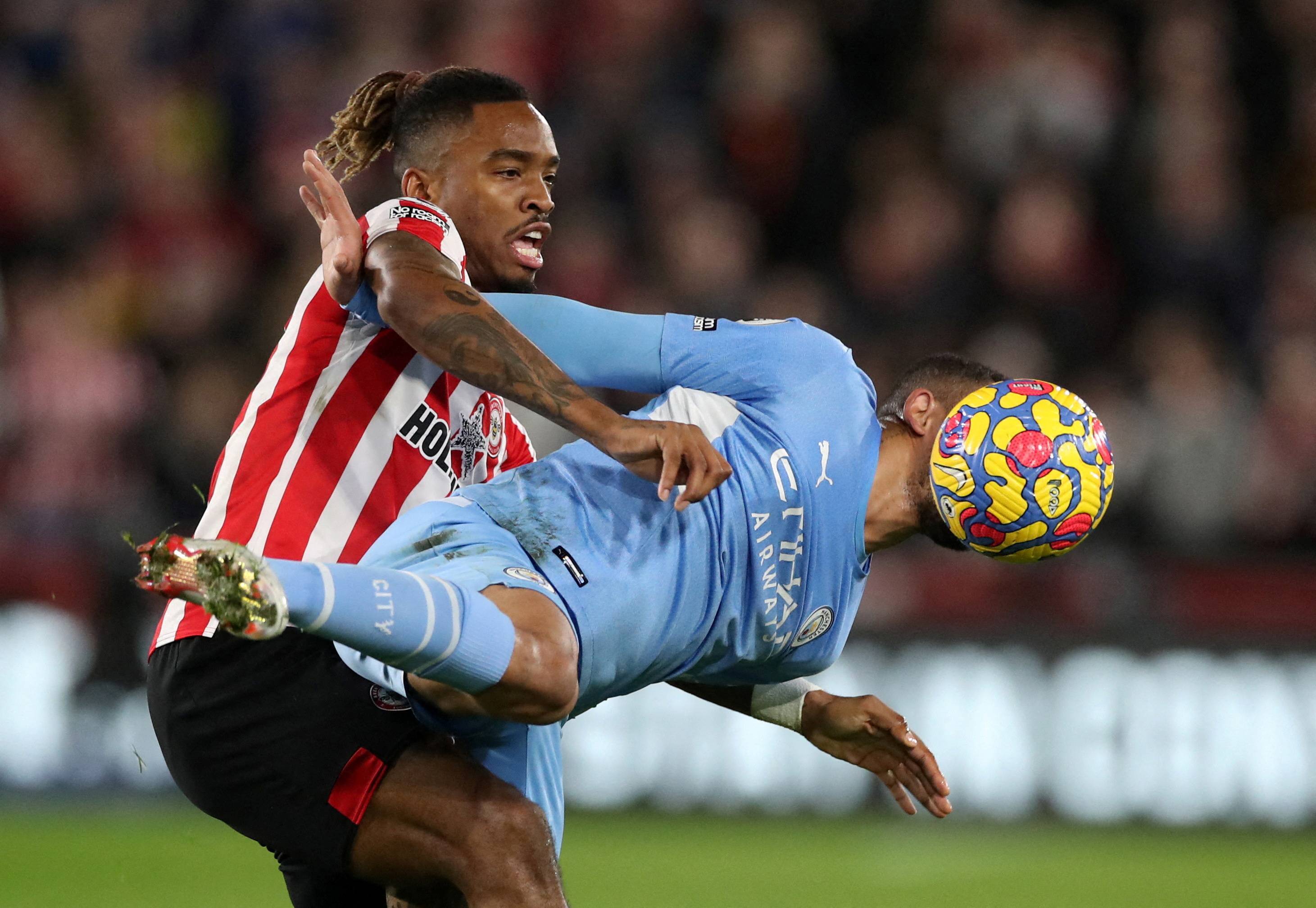 爱游戏app下载-埃弗顿客场抢分，主教练获得掌声