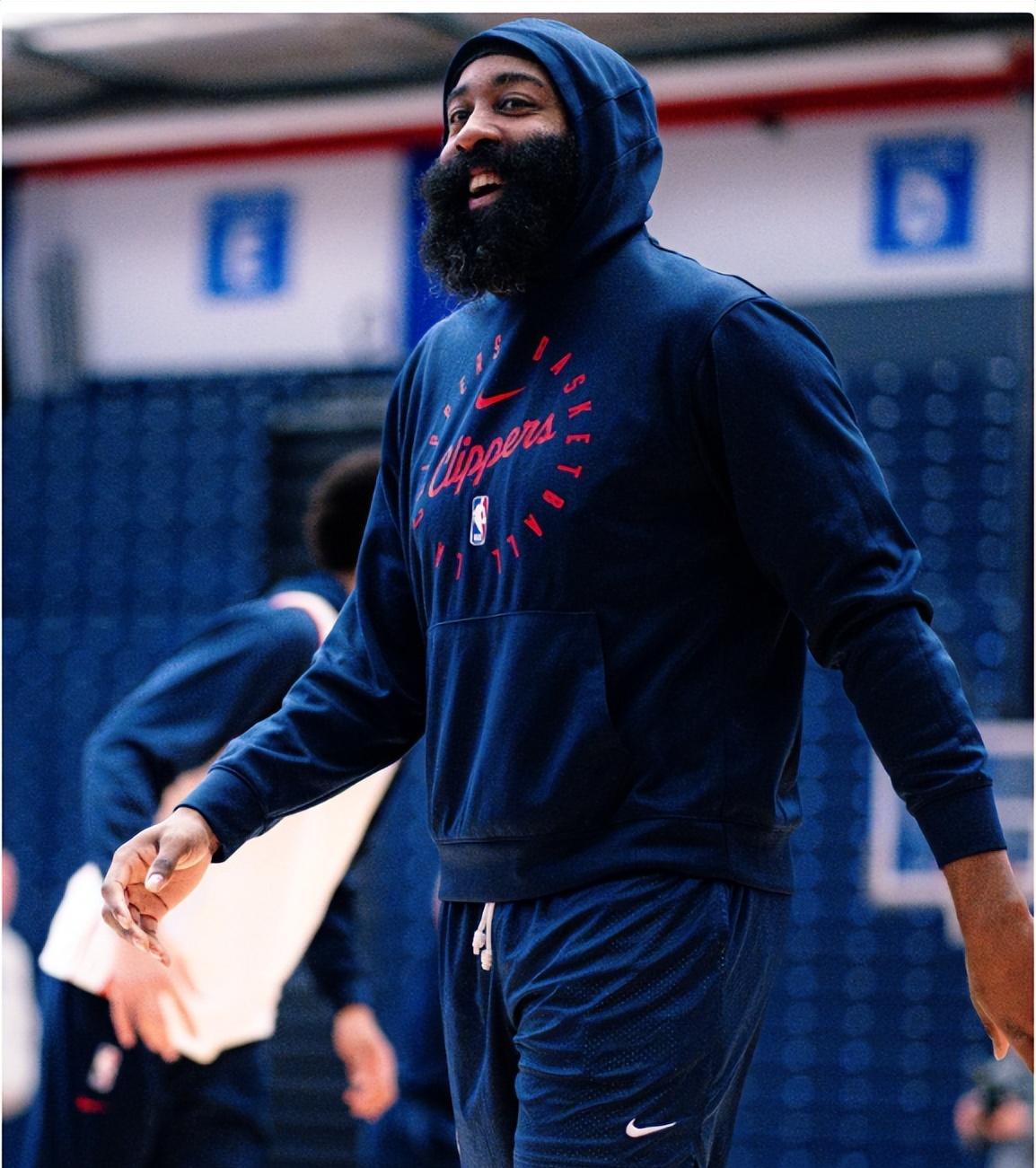 爱游戏官方入口-关于快船遭受三连败，莱昂纳德受伤离场的信息