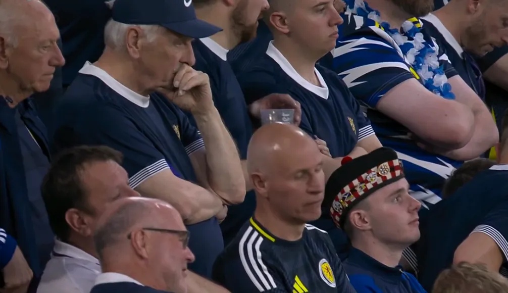 包含欧洲杯资格赛比赛精彩纷呈,球迷赞不绝口的词条 包含欧洲杯资格赛比赛精彩纷呈,球迷赞不绝口的词条