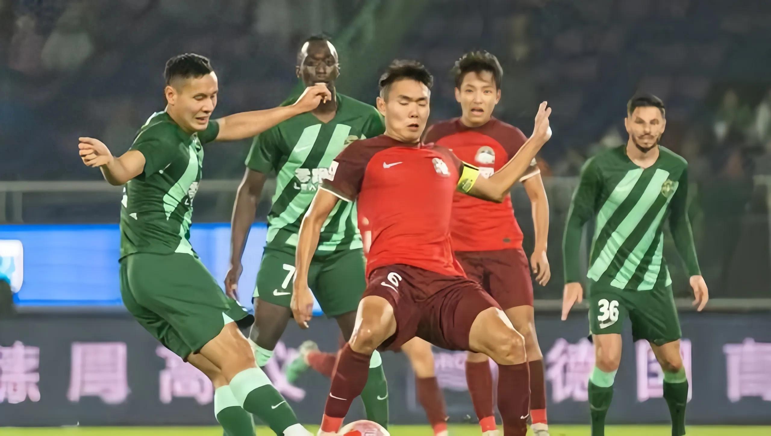 爱游戏登录入口-关于浙江队在激烈比赛中艰难获胜，展现出团队合作精神的信息