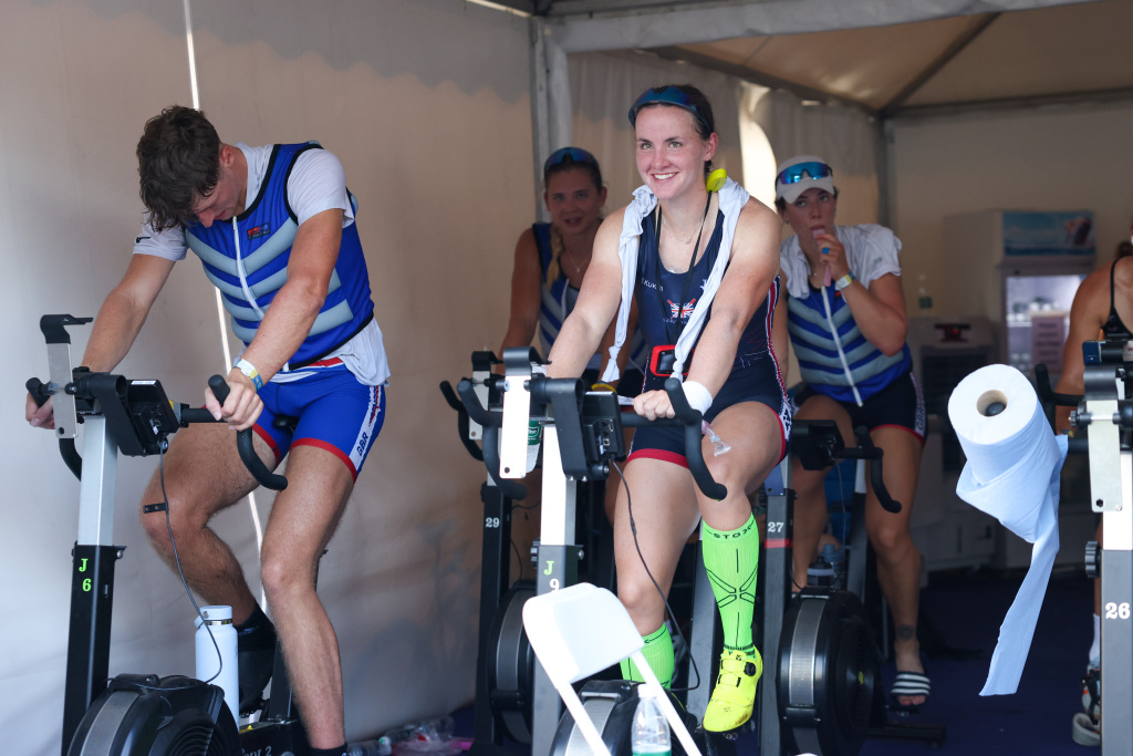 爱游戏体育官网-捷克赛艇选手划破波浪，摘金成就的简单介绍