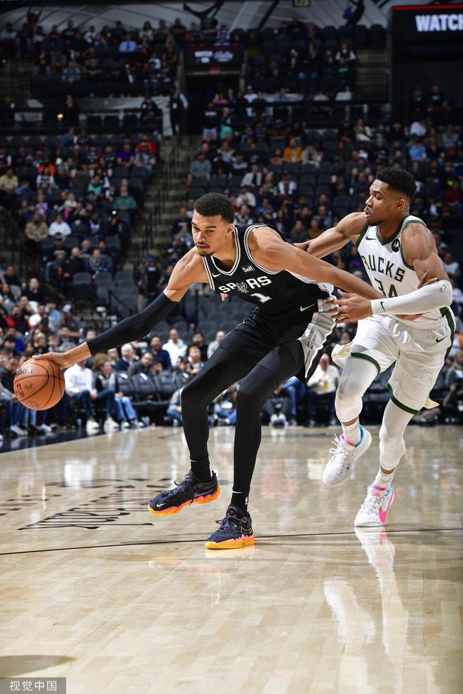 马刺惨败雄鹿，遭遇连败