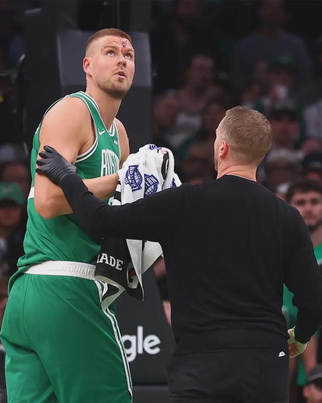 包含小牛击败魔术，波尔津吉斯25分的词条