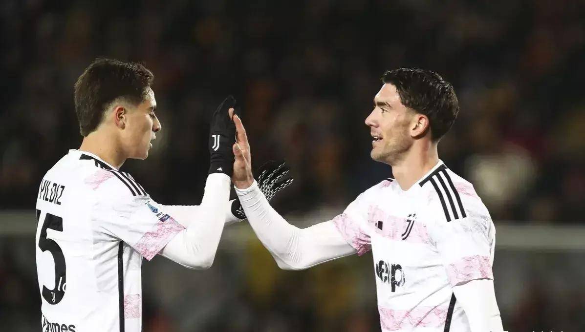 尤文图斯球员庆祝胜利，展望未来挑战