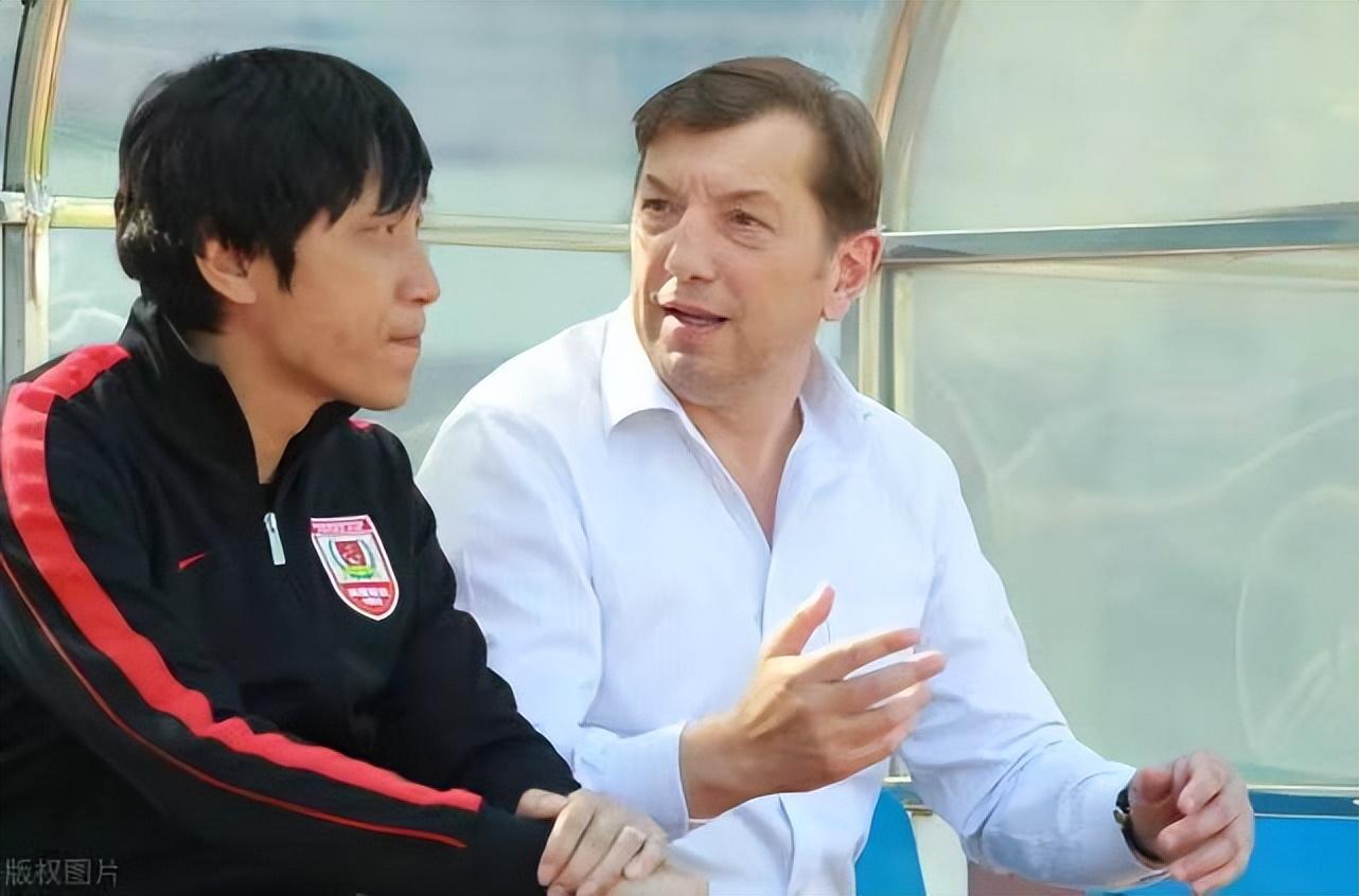 赛季战绩不理想，教练团队是否面临换帅危机？的简单介绍