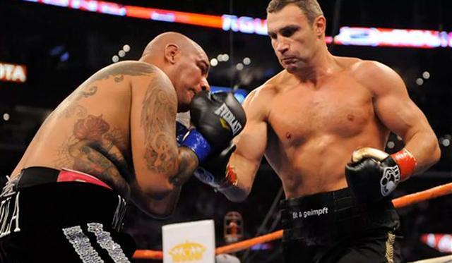 约翰尼继续高抬起脚,战绩保持不败 约翰尼继续高抬起脚,战绩保持不败