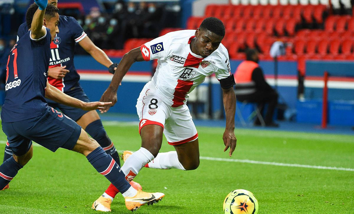 爱游戏网页版-包含第戎再战南特，法甲保级形势或将迎来曙光的词条